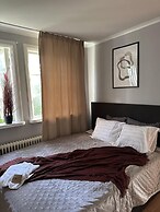 Stockholm - 5-beds - Sleeps 12 - Garden