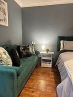 Luton City Apartment Retreat