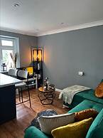 Luton City Apartment Retreat