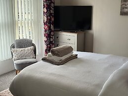 3 bed Cozy Antrim Apartment With Great Views