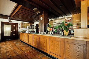 Waldhotel Auerhahn Bed & Breakfast