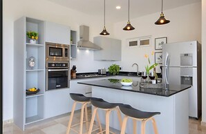 Bellevie Ocean View Terrace by the Beach