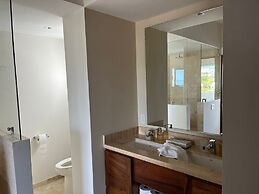 Bellevie Ocean View Terrace by the Beach