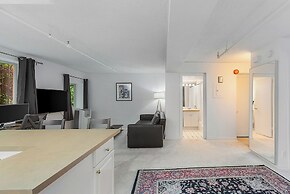 Starlit Cozy Studio with Roof Decks