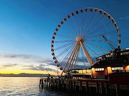 Starlit Cozy Studio with Roof Decks
