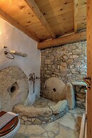 Dream 2 -traditional House With Pool To Share