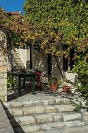 Dream 2 -traditional House With Pool To Share