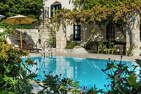 Dream 2 -traditional House With Pool To Share