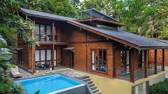 Amã Stays & Trails The Malarbar Villa Iris, Kozhikode