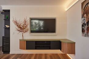 Little Palms by Burleigh Letting Co
