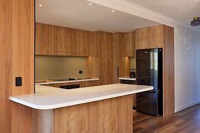 Little Palms by Burleigh Letting Co