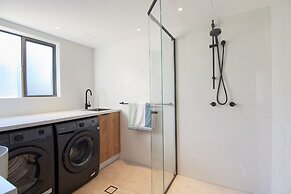 Little Palms by Burleigh Letting Co