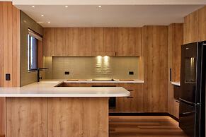 Little Palms by Burleigh Letting Co