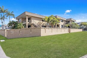 Little Palms by Burleigh Letting Co