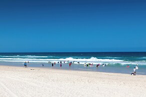 Little Palms by Burleigh Letting Co