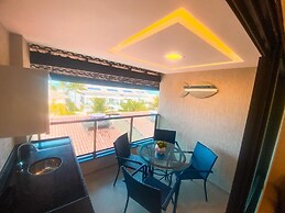 Flat Charmoso Vista Mar by La Playa