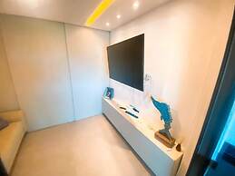 Flat Charmoso Vista Mar by La Playa