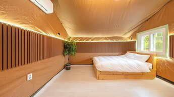 Gapyeong Dongban84 Glamping&pool Villa