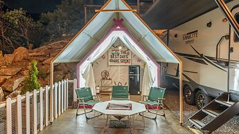 Gapyeong Dongban84 Glamping&pool Villa