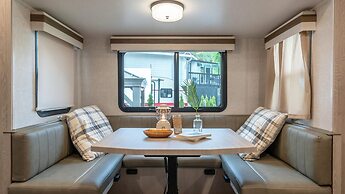 Gapyeong Dongban84 Glamping&pool Villa