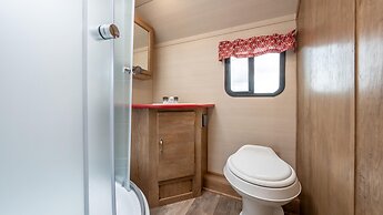 Gapyeong Dongban84 Glamping&pool Villa