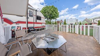 Gapyeong Dongban84 Glamping&pool Villa