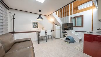 Gapyeong Dongban84 Glamping&pool Villa