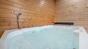 Gapyeong Dongban84 Glamping&pool Villa