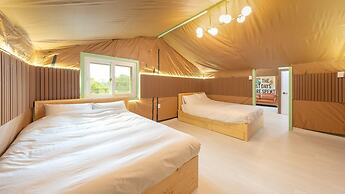 Gapyeong Dongban84 Glamping&pool Villa