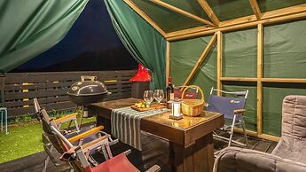 Gapyeong Dongban84 Glamping&pool Villa