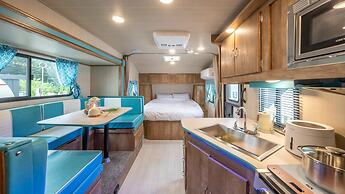 Gapyeong Dongban84 Glamping&pool Villa