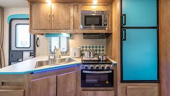 Gapyeong Dongban84 Glamping&pool Villa