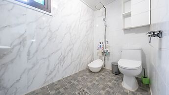 Gapyeong Dongban84 Glamping&pool Villa