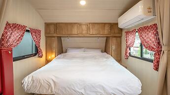 Gapyeong Dongban84 Glamping&pool Villa