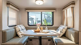 Gapyeong Dongban84 Glamping&pool Villa