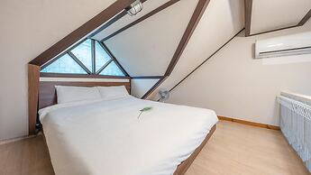 Gapyeong Dongban84 Glamping&pool Villa