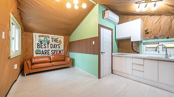 Gapyeong Dongban84 Glamping&pool Villa