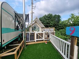 Gapyeong Dongban84 Glamping&pool Villa