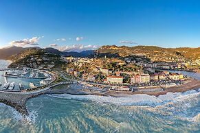Una Finestra Sul Mare Garden & Pool