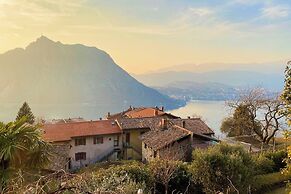 Romantic Lake View With Garden