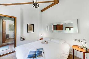 Romantic Rustico With Dependence