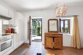 Romantic Rustico With Dependence