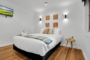 Bright on the River (Buffalo Apartment 1)