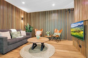 Bright on the River (Buffalo Apartment 1)