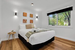 Bright on the River (Buffalo Apartment 1)