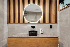 Bright on the River (Buffalo Apartment 1)