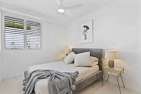 Swell Apartments - by Burleigh Letting