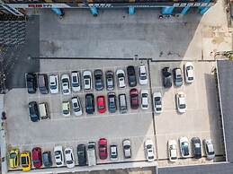 Vienna high-speed railway station shop