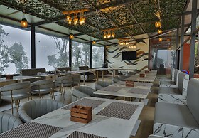 Castle Glamp by Auroras Resorts