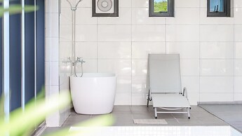 Danyang Dandelion Pool Villa
